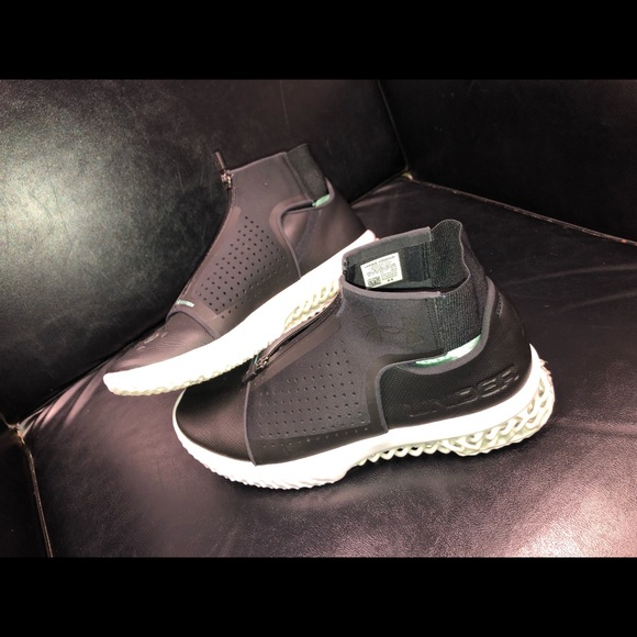 UA Women's Architech Futurist - Picture 3 of 3